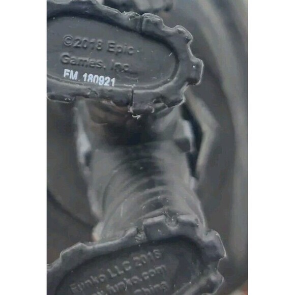 Funko POP Fortnite Dark Knight #426 Vinyl Figure 5” Toy Figurine Game Character - Picture 7 of 8